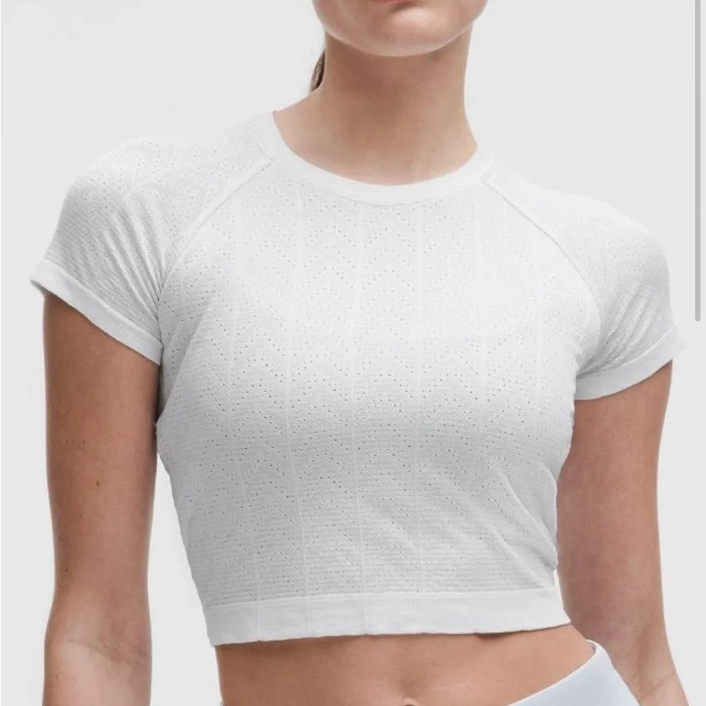 Lululemon Swiftly Pointelle Women's White Cropped‎ Top
